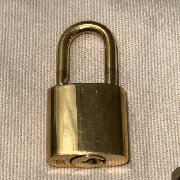 Louis Vuitton articles de voyage malles limited edition lock and key - Picture 3 of 6